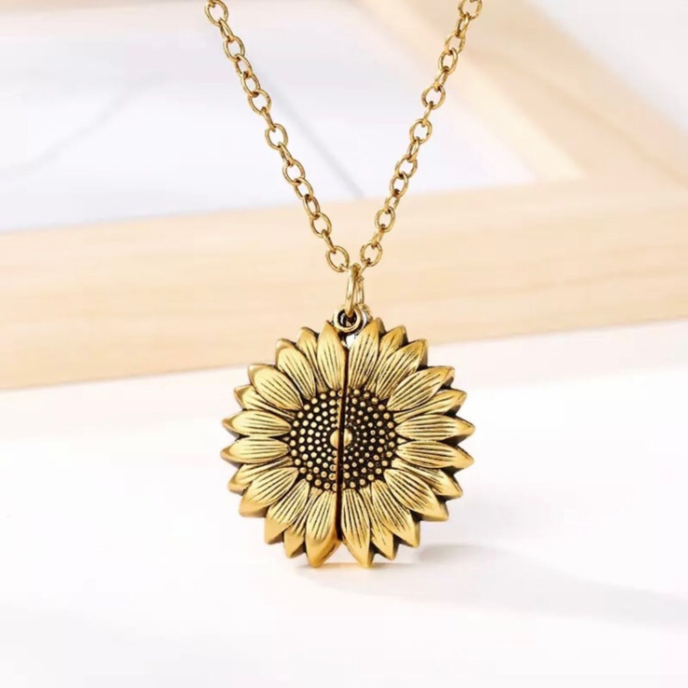 “You Are My Sunshine” Sunflower Message Necklace - Picture 2 of 8